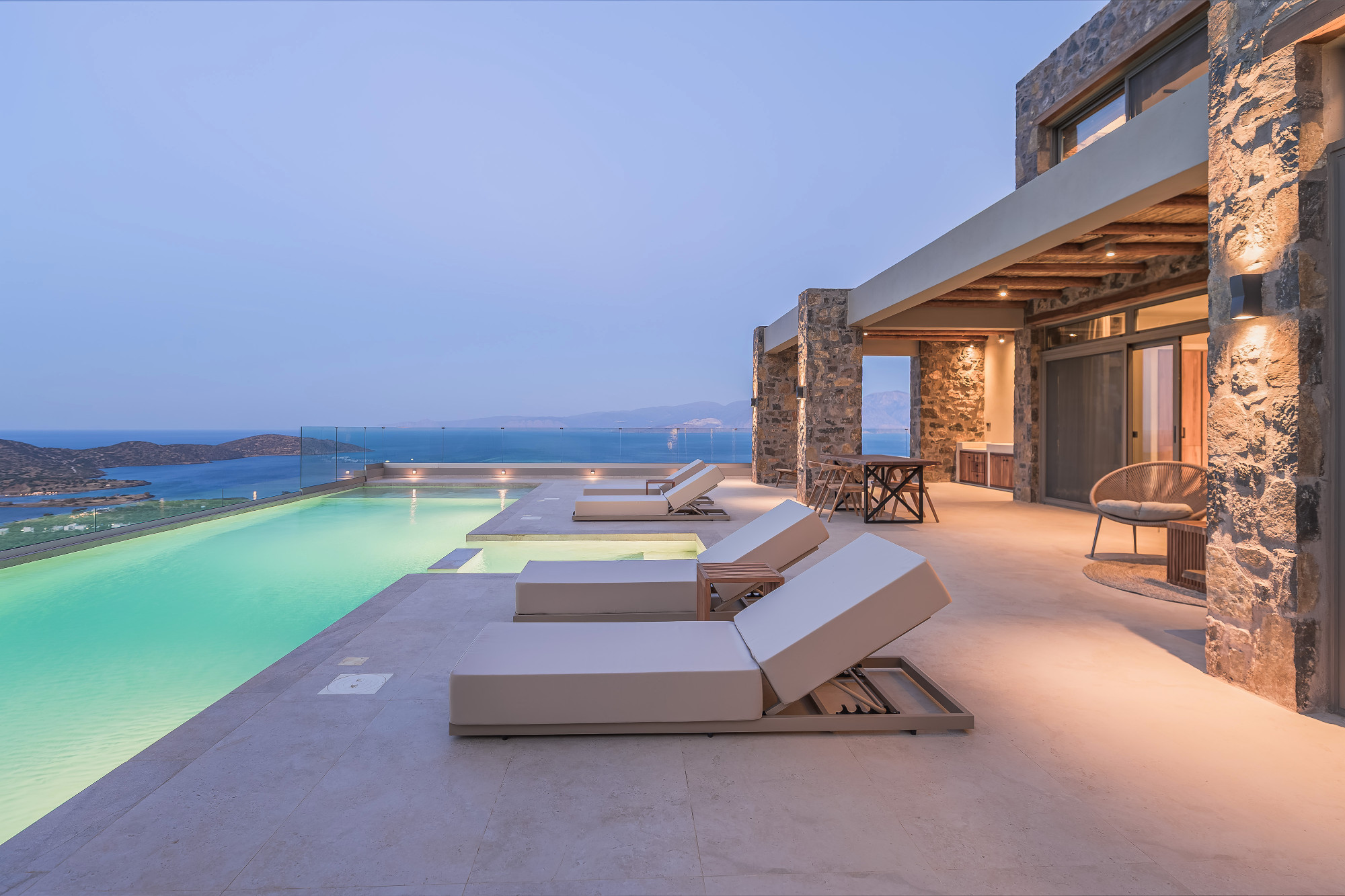Villa Anemolithos